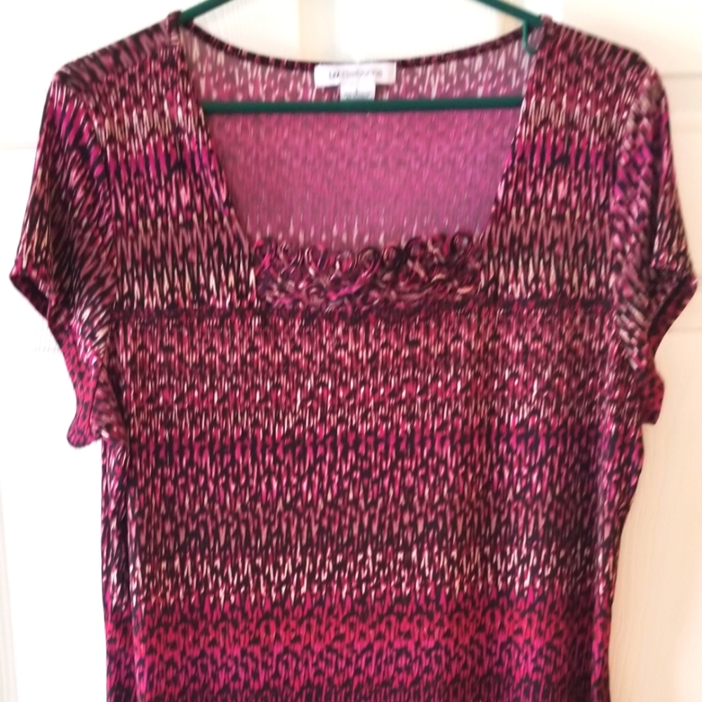 Liz Claiborne burgendy/black Top Sz L